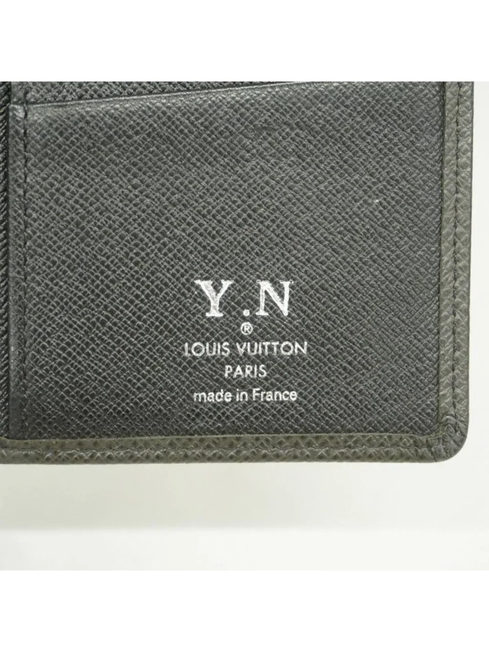 Louis Vuitton Wallet Taiga Portefeuille Brazza Noir